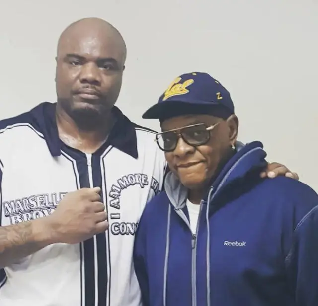 警方称, 除多处刀伤