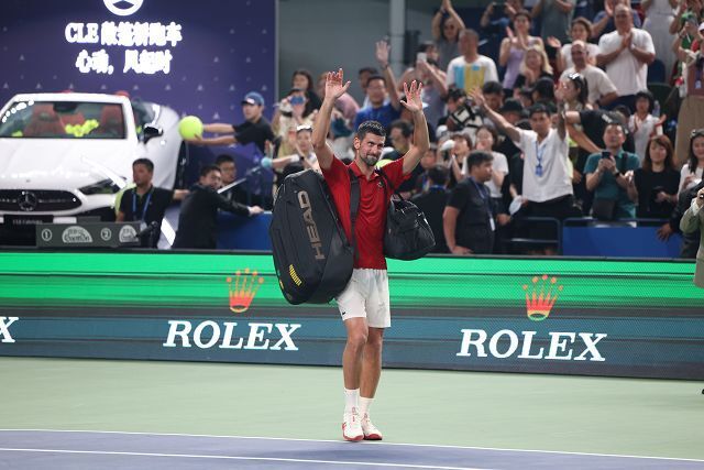 着德约科维 着德约科维